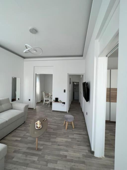 נאפפליו Bougainvillea Apartments 2 מראה חיצוני תמונה